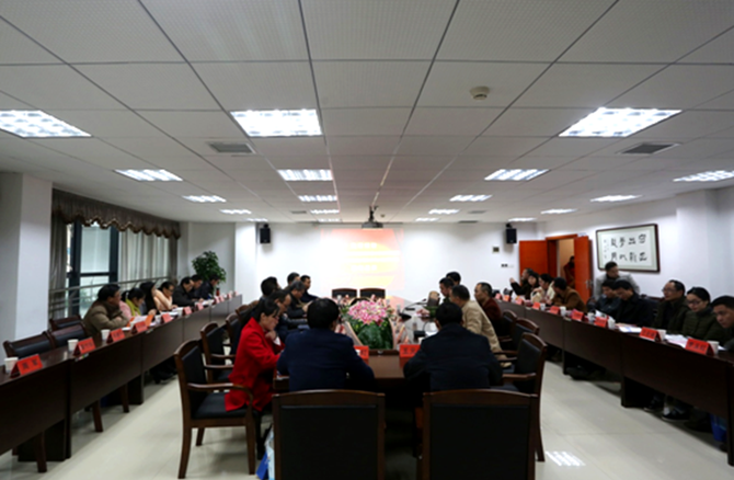 衡陽(yáng)先進(jìn)裝備制造業(yè)職教集團(tuán)暨衡陽(yáng)市職業(yè)院校計(jì)算機(jī)類(lèi)專(zhuān)業(yè)建設(shè)研討會(huì)在我院召開(kāi)1 衡陽(yáng)先進(jìn)裝備制造業(yè)職教集團(tuán)暨衡陽(yáng)市職業(yè)院校計(jì)算機(jī)類(lèi)專(zhuān)業(yè)建設(shè)研討會(huì)在我院召開(kāi)1